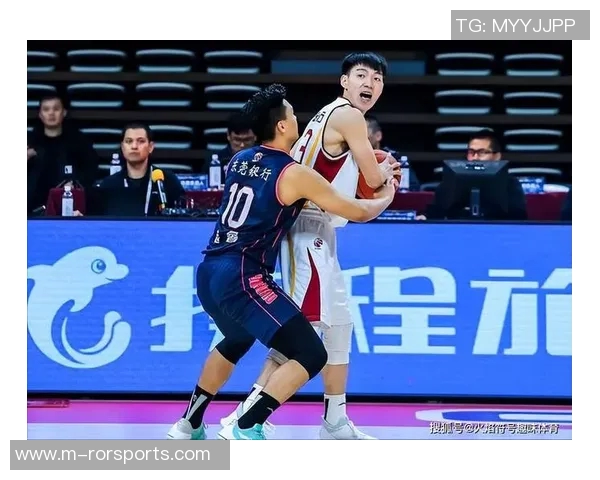 武汉网球队中路突破战术解析与实战应用探讨