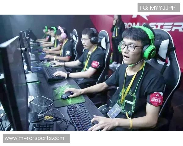 实时新闻世界大师赛分析FPX战队状态回顾与表现评估